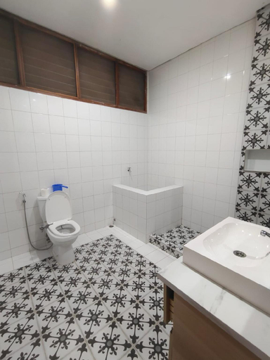 Bathroom 5, Villa Bango Puncak 8BR, Your Own Private Villa, Bogor