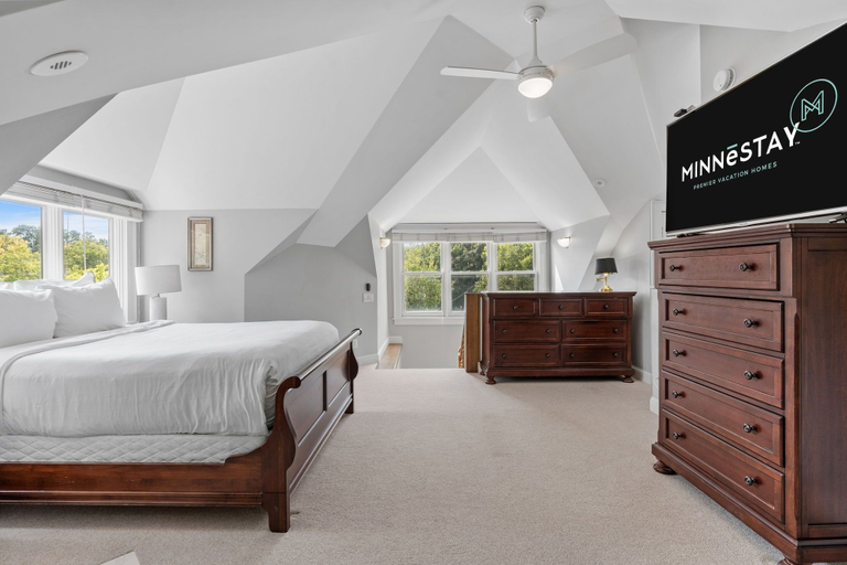 Bedroom 3, Harriet House, Hennepin