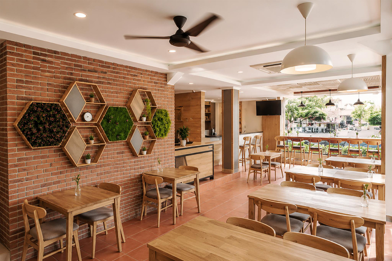 Food & Drinks 5, Casananta Seminyak, Badung