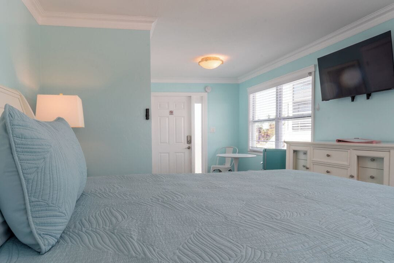 Bedroom 2, Flamingo Inn, Lee