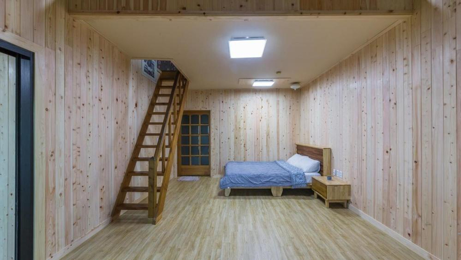 Bedroom 4, Uljin Blue Ara CD pension, Uljin