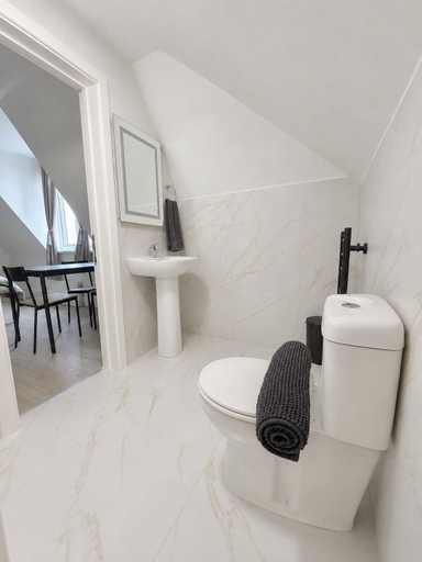 Room 4, KW SELF CONTAIN STUDIOS ALEXANDRA PALACE, London