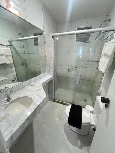 Bathroom 5, Golden 952A, Fortaleza