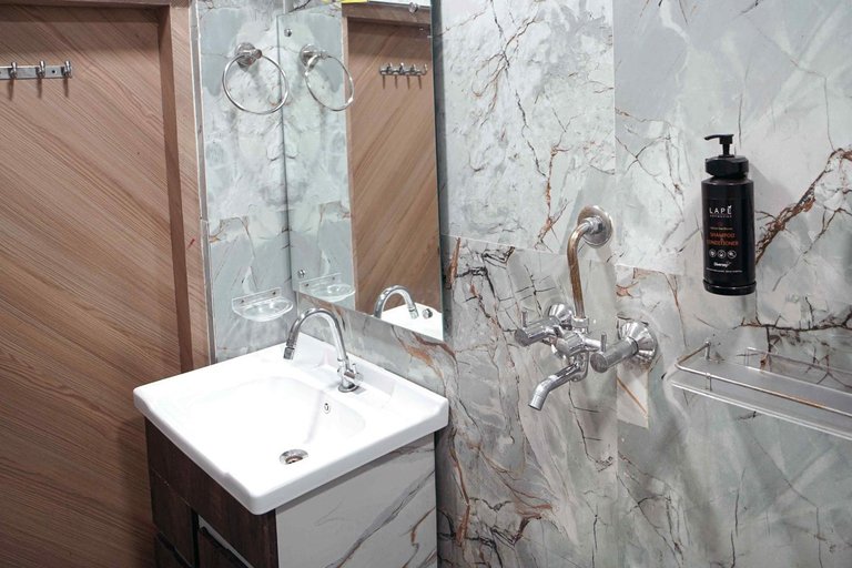 Bathroom 3, Hotel Konark INN, Bareilly
