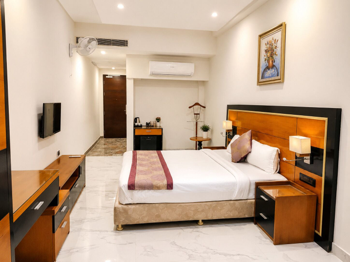 Room 2, Hotel BB Grand Agra, Agra