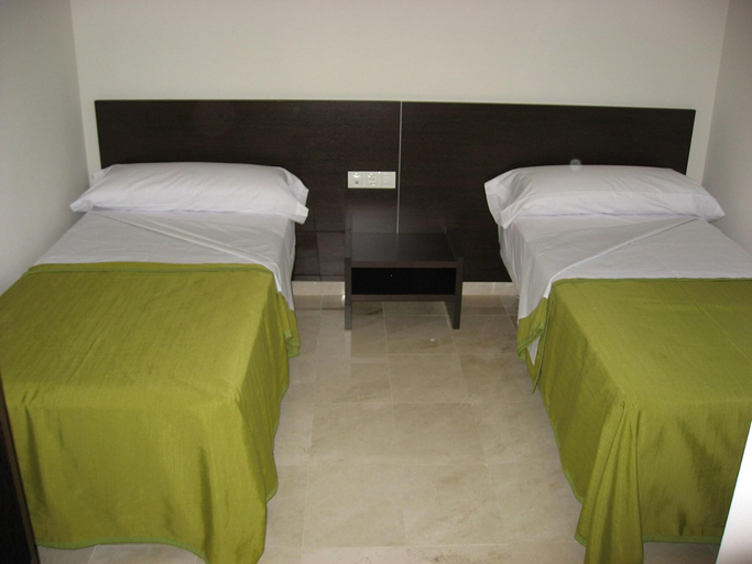 5, Apartment in La Escala Near Beaches & Pools, Girona
