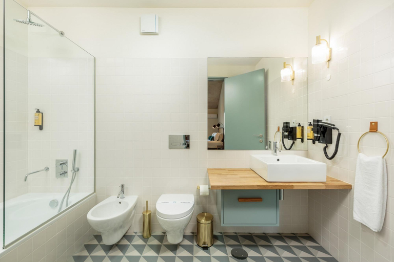 Bathroom 4, Feel Corporate Housing Campanh 05, Porto