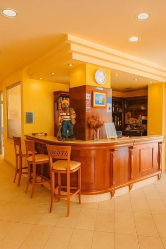 Bar (on property), HOTEL NEPTUN GRADAC, Gradac