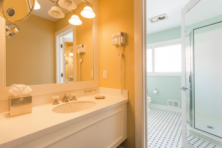 Bathroom 5, Inn at Bay Harbor, Emmet