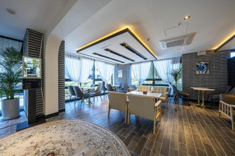 Others 5, R B Business Hotel, Yeosu