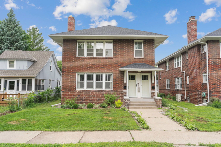 Exterior & Views, Calhoun Cove, Hennepin