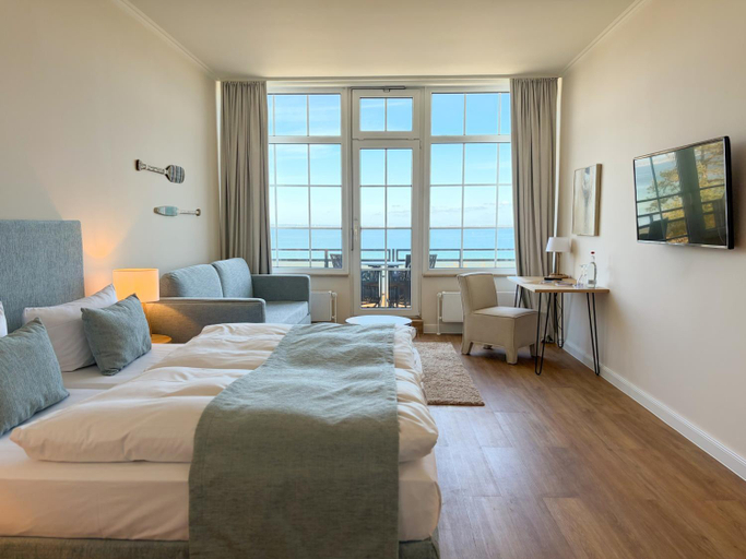 Bedroom, Strandhotel Miramar, Ostholstein