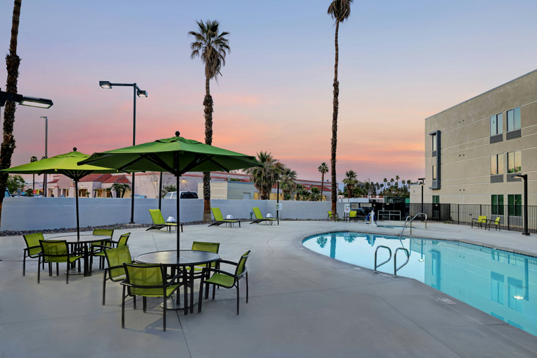 Sport & Beauty 5, SpringHill Suites by Marriott Palm Desert, Riverside