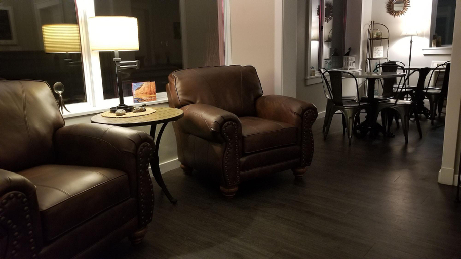 Public Area 3, Brio Beach Inn, Grand Traverse