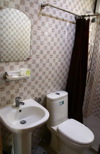 Bathroom 3, Brownwood Resort & Hotel, General Trias