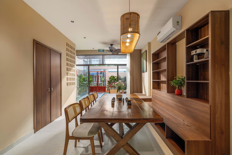 Dining 4, The Sage Villa - 5BR Mini Pool and Sauna, Da Nang