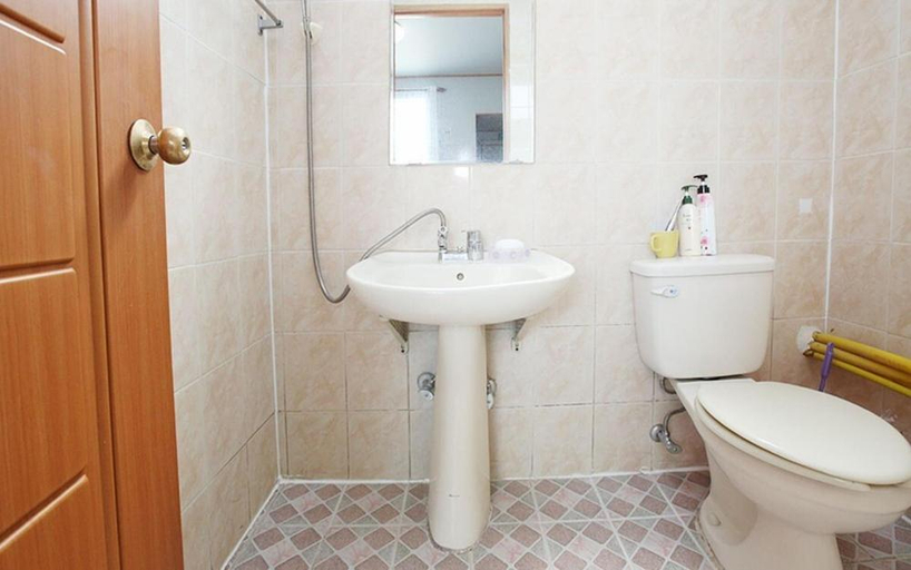 Bathroom 3, Sujeong Pension, Taean