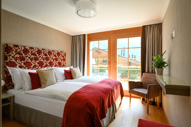 Bedroom 4, Romantik Hotel Schweizerhof, Interlaken