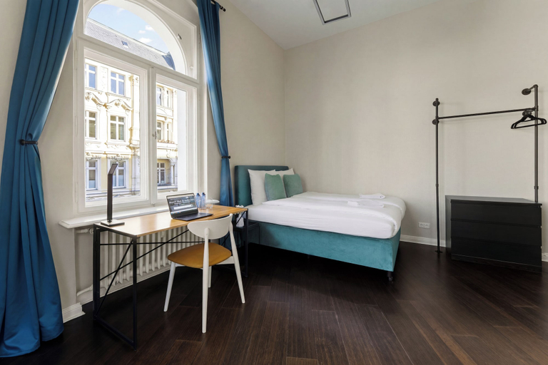 Room 4, Motz19, Berlin