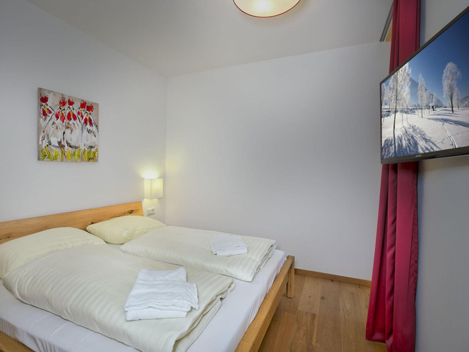 Bedroom 2, Apartment in Neukirchen near Ski Lift, Zell am See