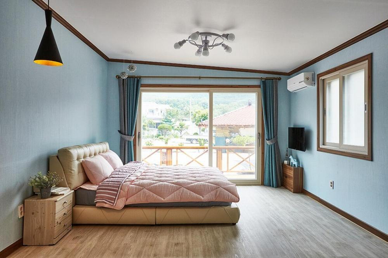 Bedroom 2, Yeongwol Dongghang Story, Yeongwol