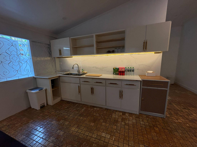 Kitchen 4, Entire Villa - Perfect for Family  digital NOMADs, Phuket Island