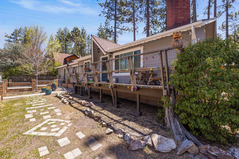 Front of property 5, Cozy Bear Lodge, San Bernardino