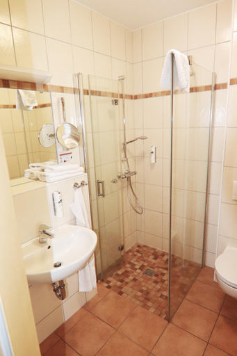 Bathroom 3, Land-gut-Hotel Seeblick, Stendal