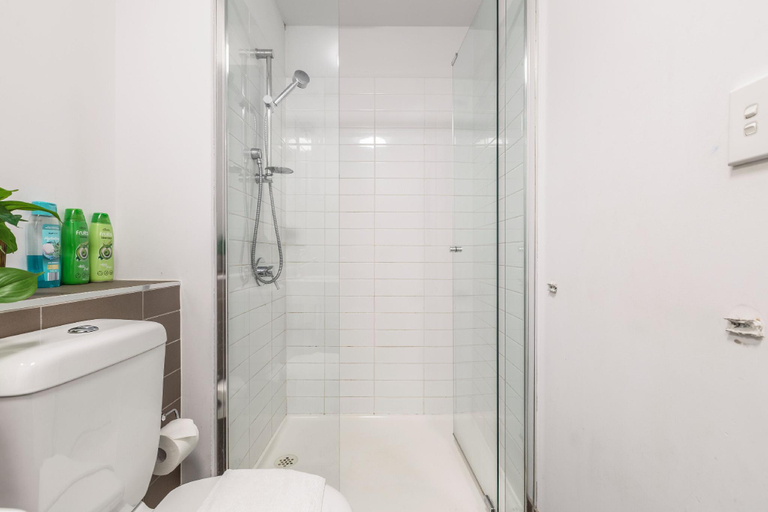 Bathroom 4, Sakura Apartment, Melbourne