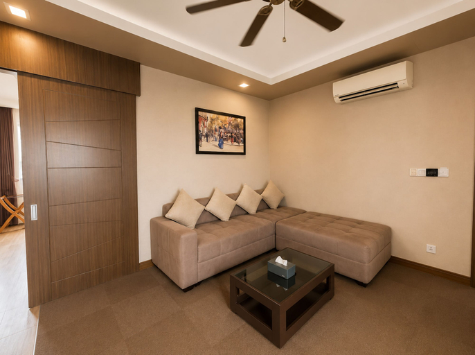 Living area, Norodom Clover Hotel, Phnom Penh