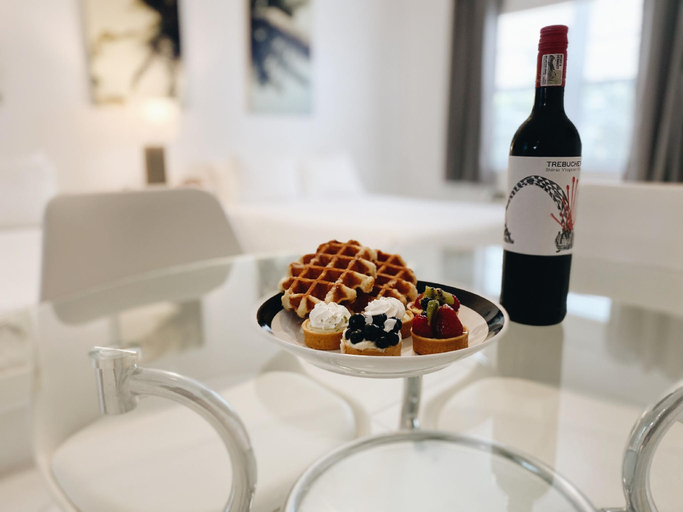 Food & Drinks 5, The Samantha by Lowkl, Miami-Dade