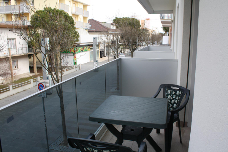 Balcony/terrace 2, Cozy Beachside Vacation Flat in Lignano, Udine