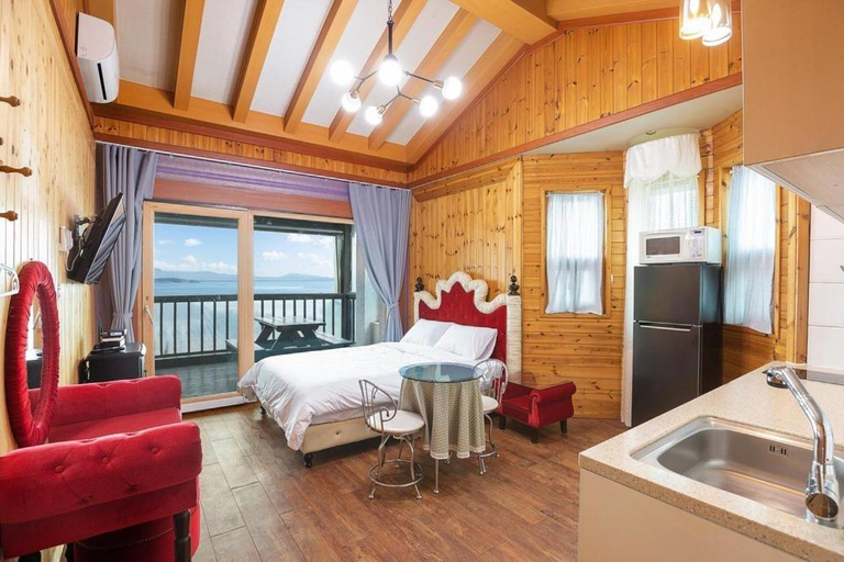 Bedroom 2, anmyeondo gold hue pension, Taean