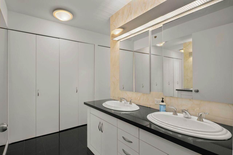 Bathroom 4, Apex Executive Apartments - Lenox Hill NY, New York