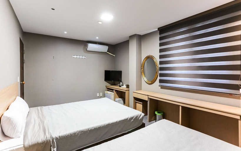 Bedroom 3, Jeju Sanjimul Hotel, Jeju
