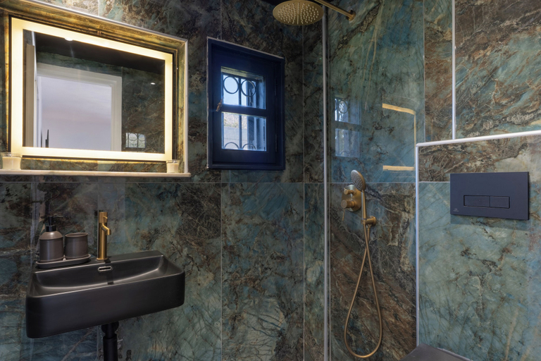 Bathroom 2, Dio Luxury Suites, Crete