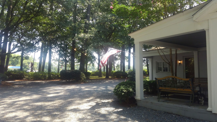Terrace/patio 4, Cape Charles Milestone Lodge, Northampton