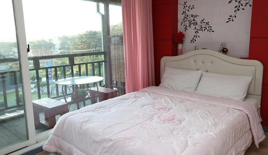Bedroom 3, Taean Secret Garden, Taean