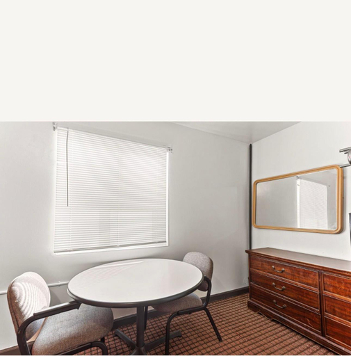 Bathroom, Budget INN, Genesee
