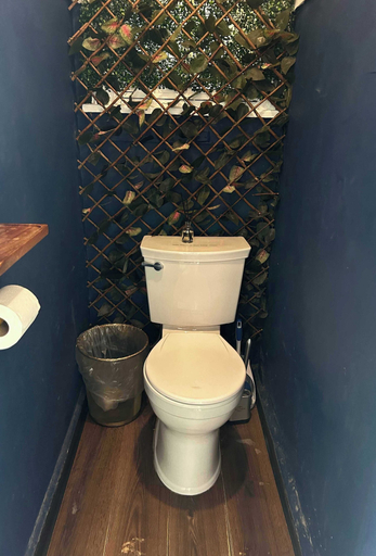 Bathroom 5, ITH Mission Beach Backpacker Hostel, San Diego