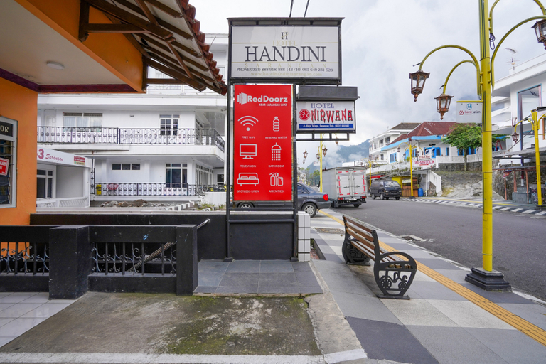 Exterior & Views 2, RedDoorz near Sarangan Lake, Magetan