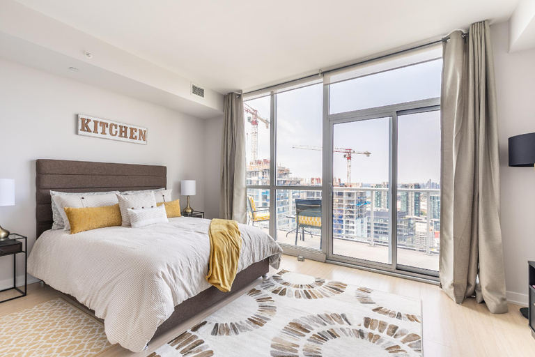 Bedroom 2, Maple Leaf Suites, Toronto