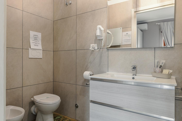 Bathroom, Malu House, Rome