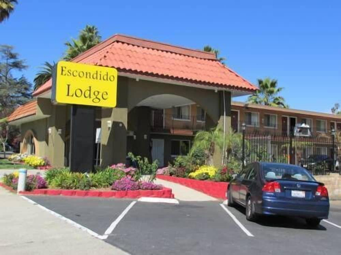 Exterior & Views 2, Escondido Lodge, San Diego