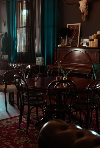 Others 5, The Great Central Hotel, Glen Innes Severn