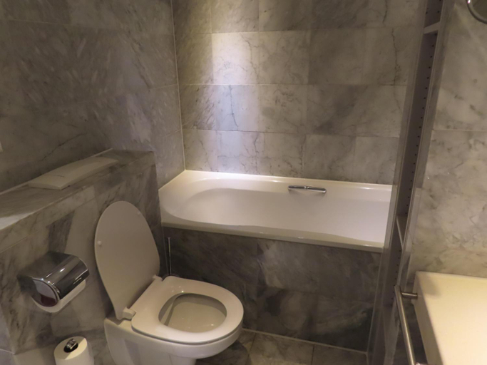 Bathroom 2, MARIOTTO am Burghof, Lörrach