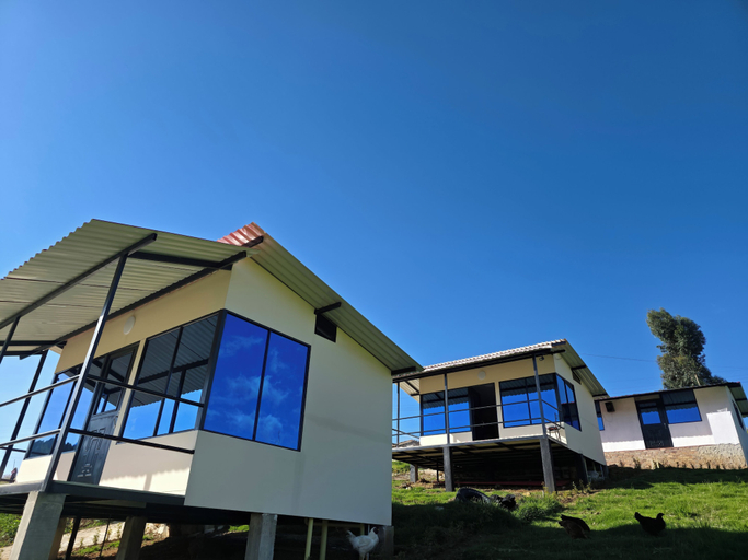 Exterior 2, Altico Lola Martínez, Tota