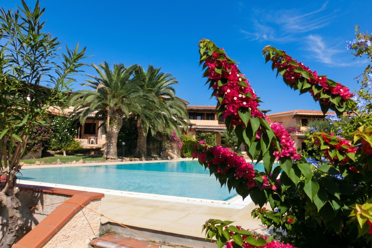 Others 3, Blue&green House With Shared Pool, Olbia-Tempio