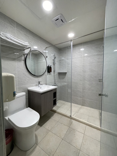 Bathroom 4, Benz Hotel, Taoyuan