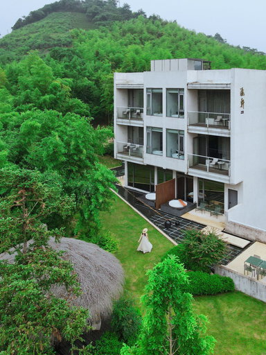 Front of property 2, Zhangjiajie Waterfront Huajian Inn, Zhangjiajie